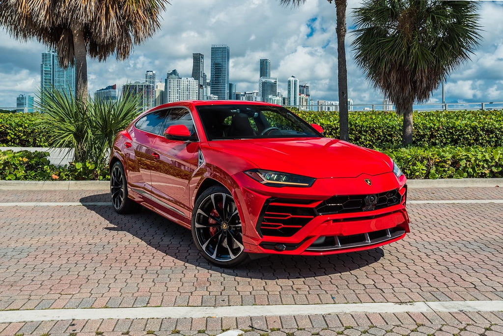 Urus Red on Black Luxx.miami